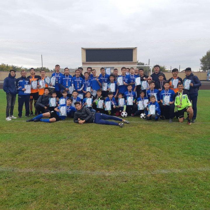 Школьная футбольная команда"Восток-Семей"