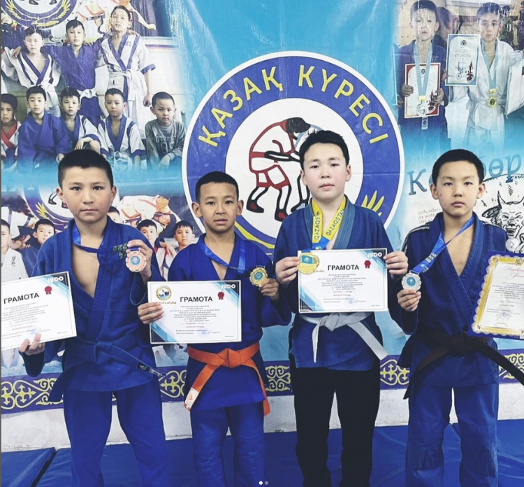 “Балалар жылына арналған дзюдо күресінен 2010-2016 ж.т. Жасөспірімдер арасында Балалар мен жастардың шығармашылық сарайының облыстық ашық біріншілігі өтті!