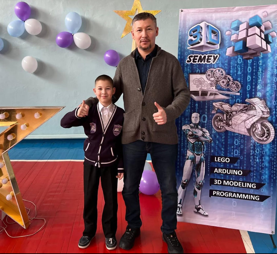 Ученик 6 «В» класса Қумарқан Арстанали занял Первое место со Startup проектом «Smart-mouse” в городском IT фестивале