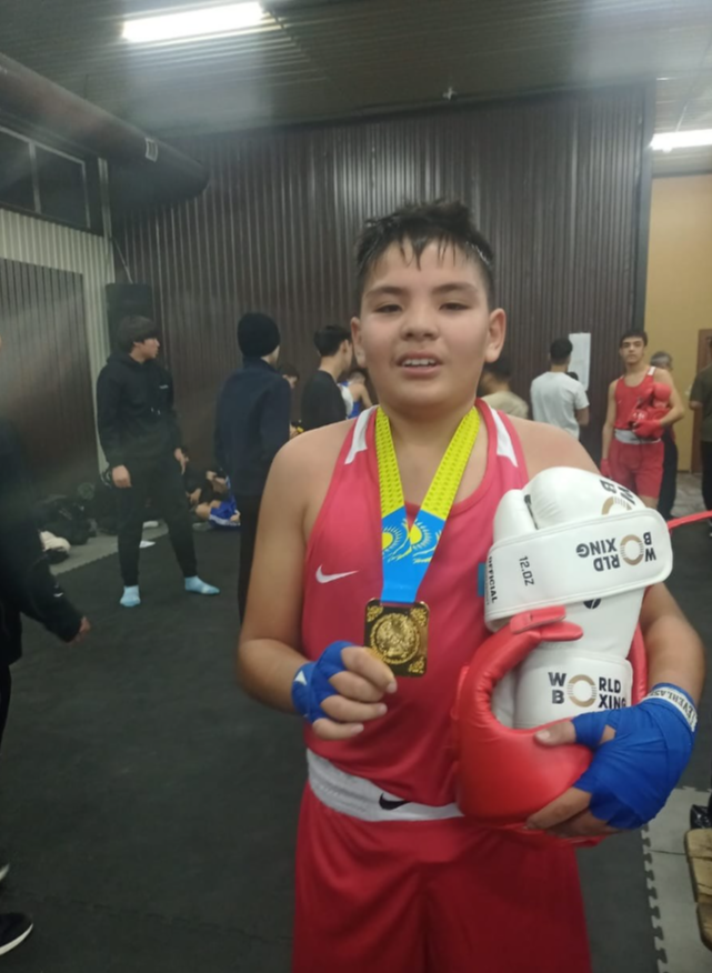 Султан занял 1 место 🥇 в весовой категории 54 кг на открытом внутреннем турнире по боксу среди подростков клуба BURA FC (г. Семей) 💪 Гордимся твоим упорством, силой и стремлением к победе! 👏🔥